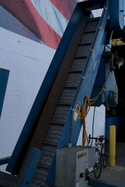 8" WIDE DAVIS INCLINED CHIP CONVEYOR: STOCK #76349