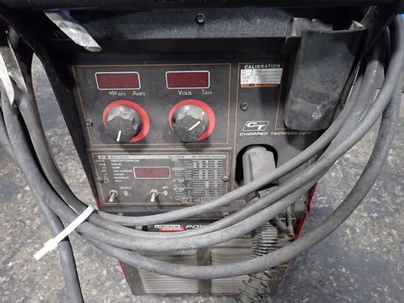 Lincoln Electric  350 A Welder  - Power Mig 350mp