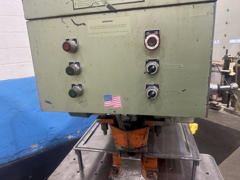 140  TON PIRANHA MODEL #PII-140  HYDRAULIC IRONWORKER: STOCK #77377
