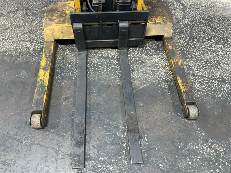 Big Joe  1500 Lbs Electric Pallet Stacker  - 1524-a5