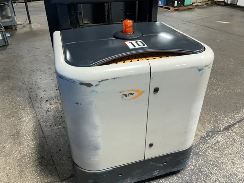 Crown 3000 Lbs Electric Order Picker - Sp3520-30