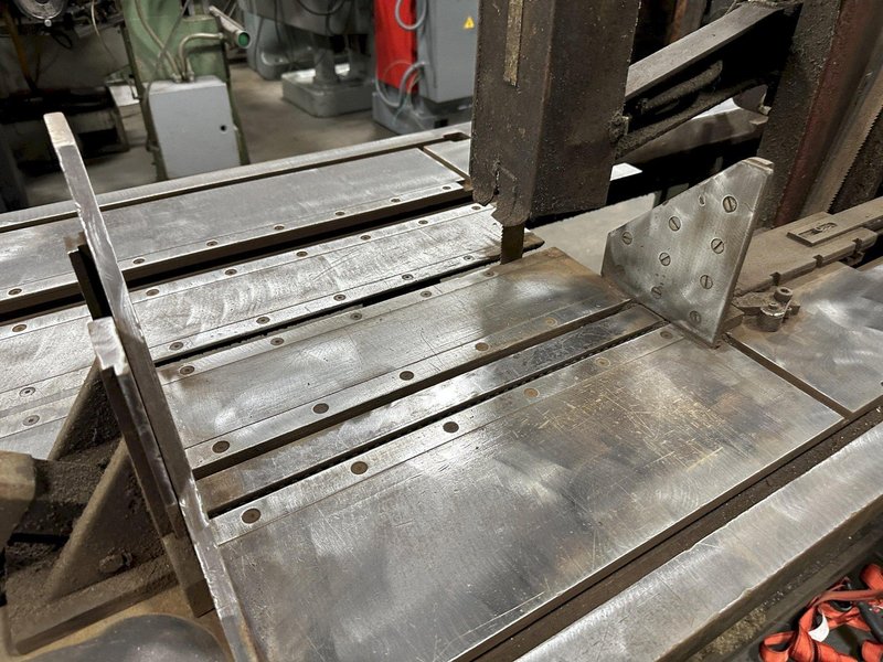 PEERLESS VERTICAL BANDSAW: STOCK #76489