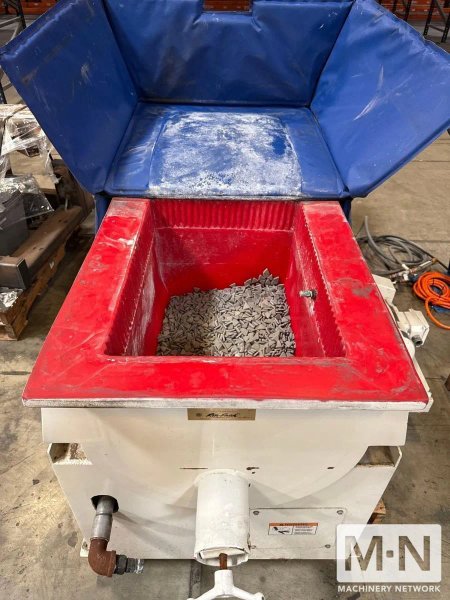 Hammond/CLM Vibetech VHTH -1748 Tub Type Vibratory Finisher