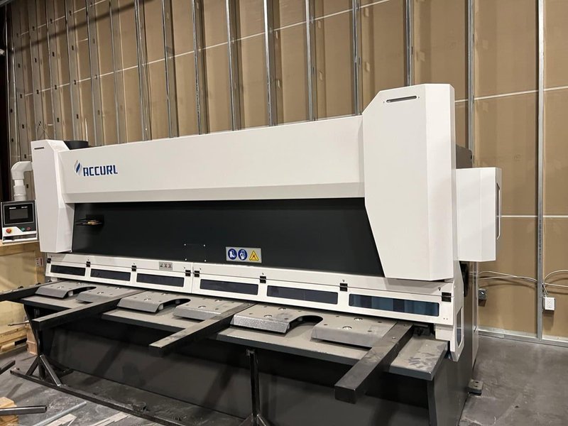 1/4″ x 10′ Accurl MasterCut Guillotine Shear, 2022 – Light Curtain, Backgauge