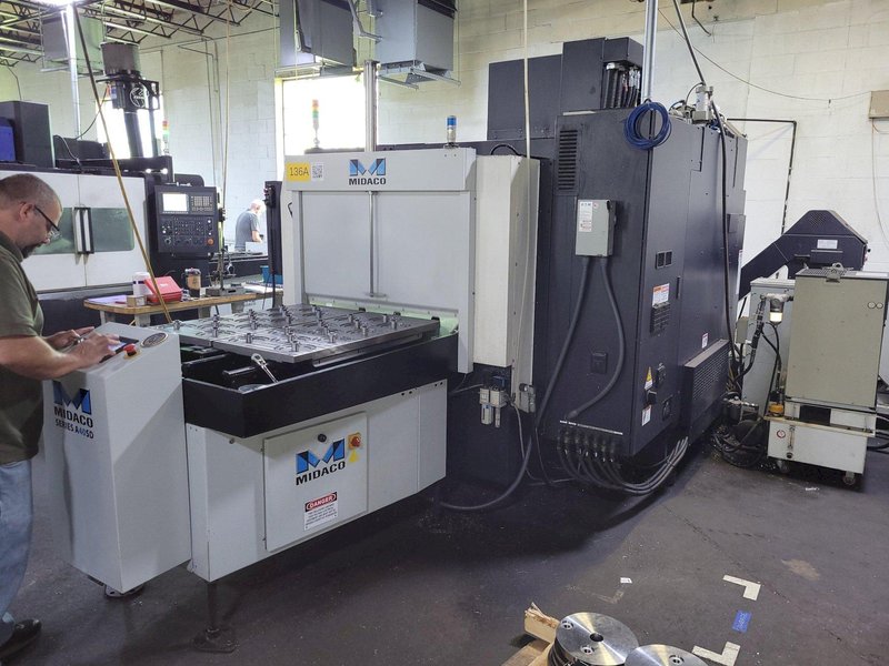 Hwacheon Model Vesta 1050B Vertical Machining Center