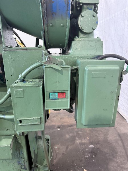5/32" X 1-1/2" WATERBURY FARREL MODEL 10 THREAD ROLLER MACHINE. STOCK # 1223624.