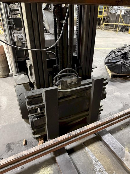 Toyota model 8FGCU25 L/p powered fork lift truck s/n 47976, 3500# capacity, 189" lift, squeeze forks