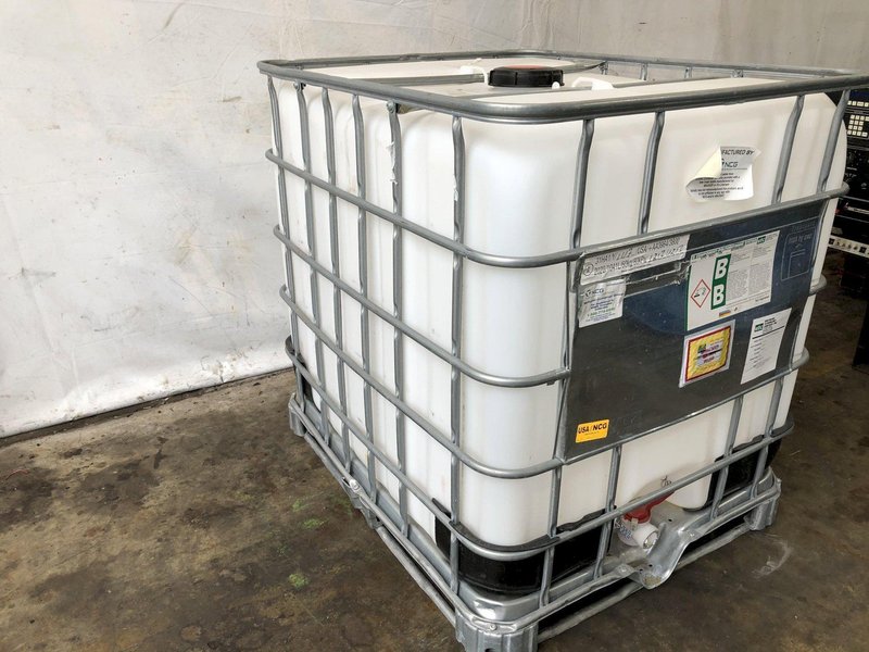(33) 275 GALLON IBC WATER PLASTIC TOTES: STOCK #13496