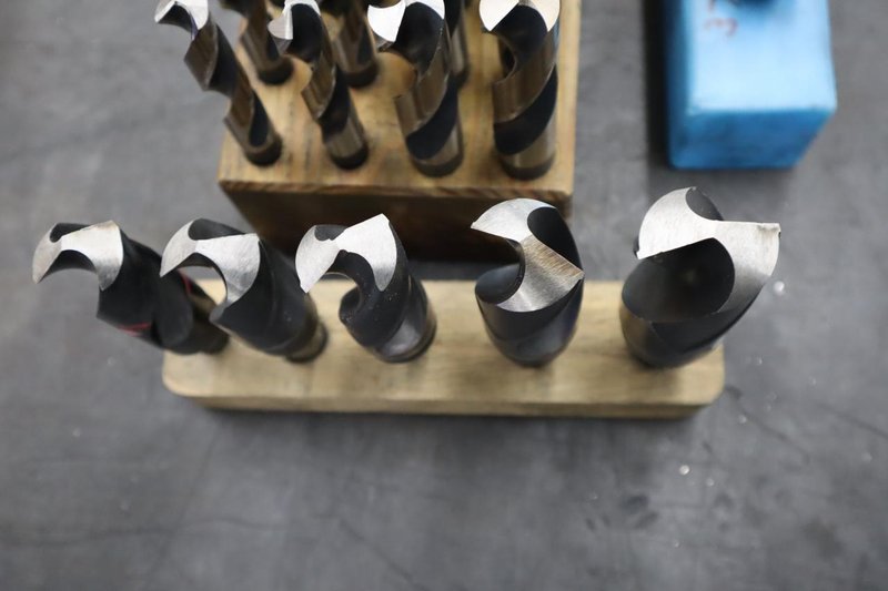 Large Drills, Straight Shank w Wood Dividers- Auction Item
