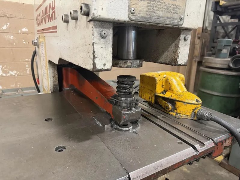 USED MEGA PUNCH MODEL SMGP-35 35 TON HYDRAULIC PUNCH PRESS