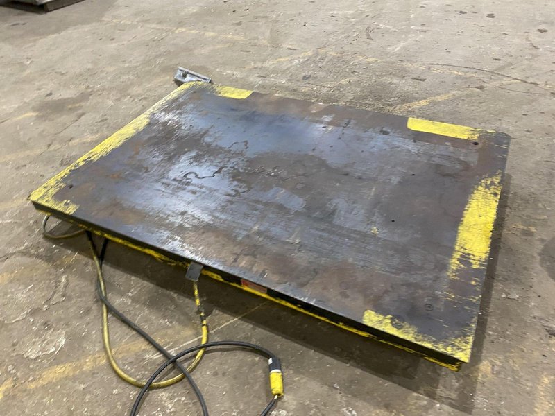 5,000 LB STERLING SCALE PLATFORM SCALE W/ CARDINAL MODEL 708 DIGITAL READOUT: STOCK #19944