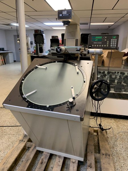 20” MITUTOYO Model PV500 Vertical Beam Floor Model Optical Comparator