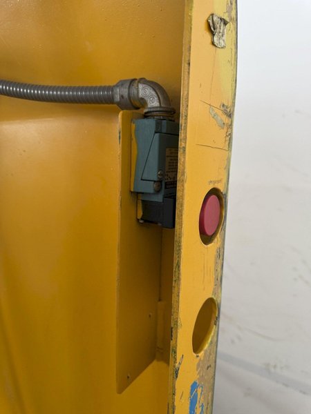 BRUDI HYDRAULIC PALLET CHANGER / LOAD TRANSFER STATION. STOCK # 0445925.