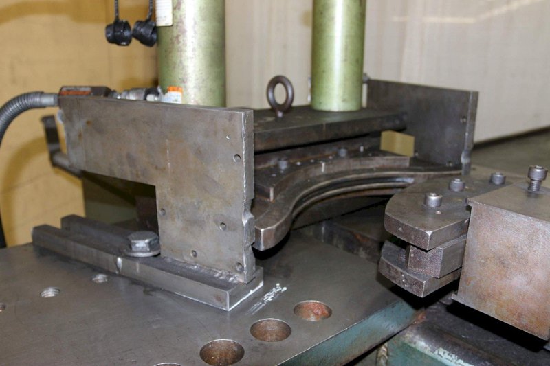 RICHARDS MODEL #MUB001 HYDRAULIC BENDER; STOCK #68712