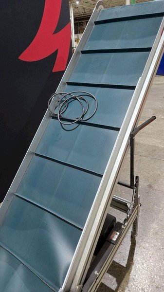 CRIZAF LT/4.5-1621-L ADJUSTABLE VERTICAL CONVEYOR USED