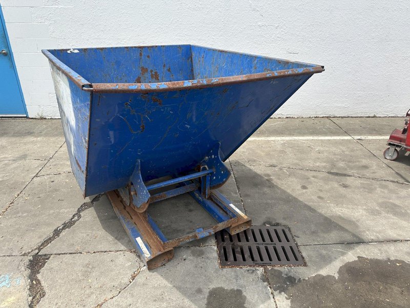 2 CUBIC YARD VESTIL DUMPING HOPPER: STOCK #78223