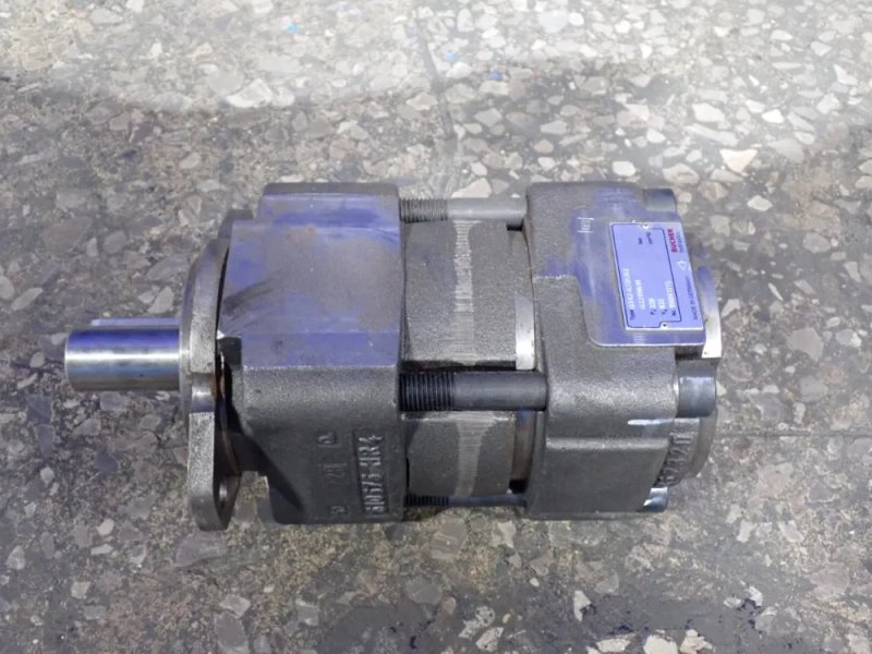 Bucher Hydraulics 320 Bar Internal Gear Pump - Qx43-032r367
