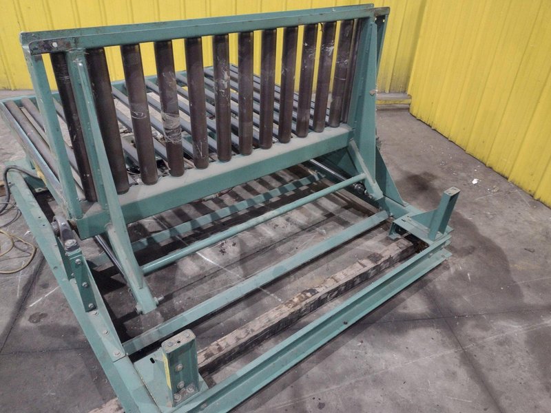 60" x 48" ROACH PNEUMATIC LIFT &amp; TILT UPENDER / TABLE WITH ROLLER CONVEYOR : YOBRO #24710