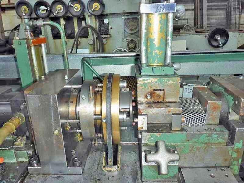 Tube Straightener &amp; Cutoff, Oak, 1.125" Dia.