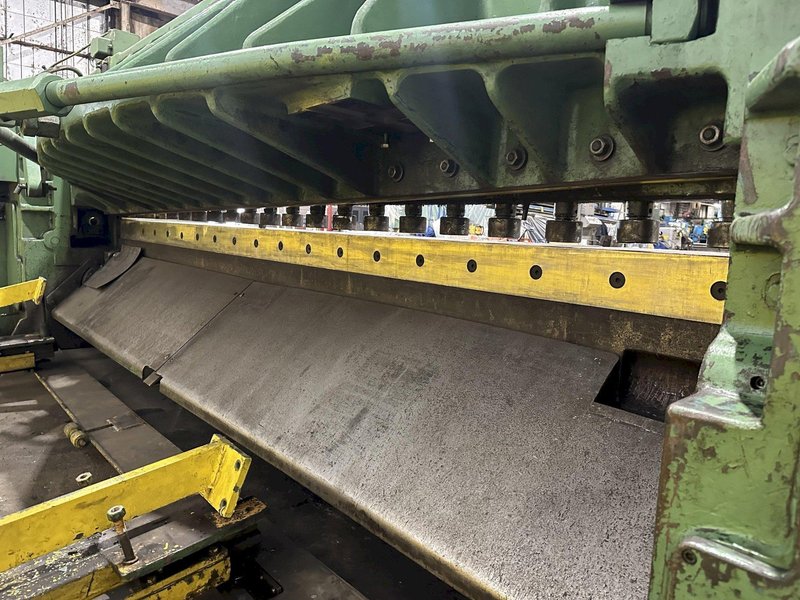 12' X 1/2" WYSONG MODEL #1250 MECHANICAL POWER SQUARING SHEAR. STOCK #1228024