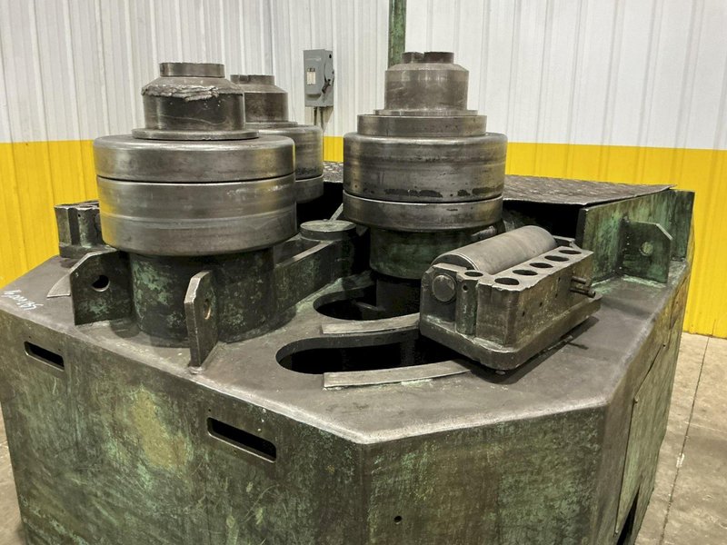 6" x 6" x 1/2" ROUNDO MODEL R-6-S HYDRAULIC ANGLE BENDING ROLL, WITH EXTRA TOOLING: YOBRO #26375