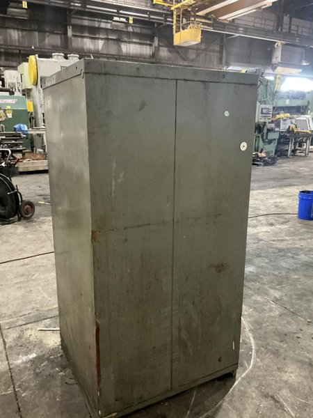 11 DRAWER X 30” X 28” X 59”  LYON TOOL STORAGE CABINET: YOBRO #26068