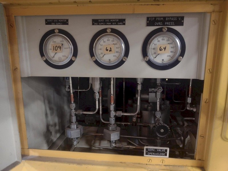 KAHN MODEL #310013 GAS REACTANT TEST CONSOLE BENCH &amp; CONTROL UNIT: STOCK #16723
