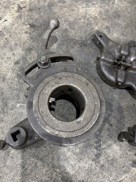 2" OSTER MODEL #702 LB STATIONARY DIE PIPE THREADER: STOCK #22858