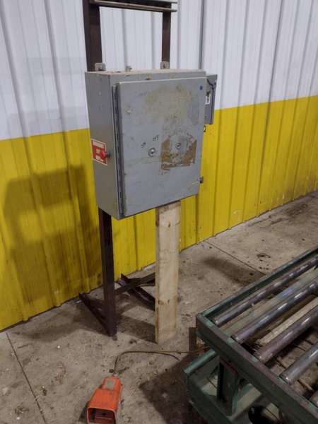 60" x 48" ROACH LIFT &amp; TILT UPENDER / TABLE WITH ROLLER CONVEYOR, 115 VOLT &amp; AIR: YOBRO #24709