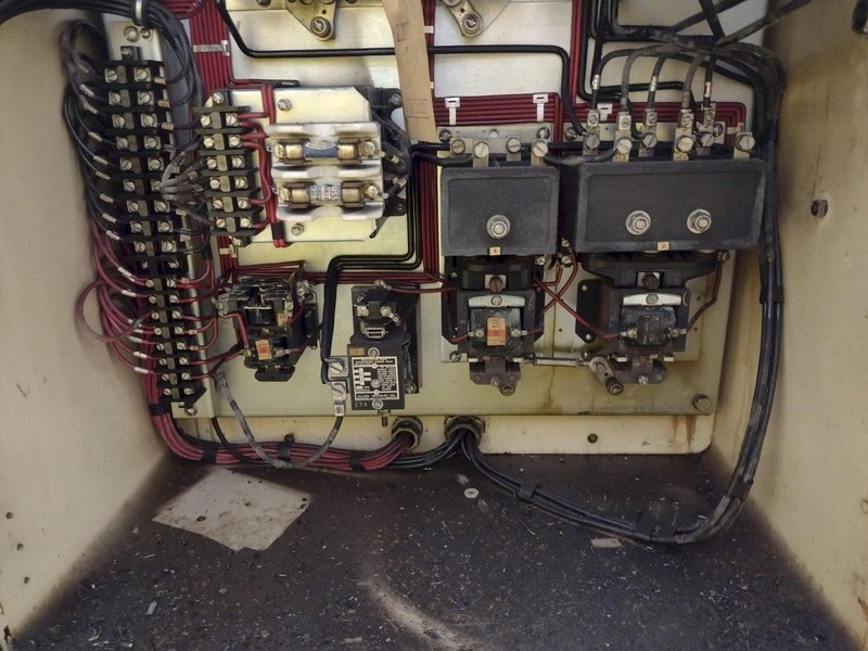 15 HP KEARNEY &amp; TRECKER MODEL #4CH VERTICAL MILL: STOCK #22776