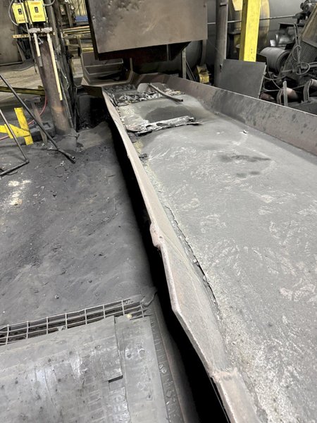 Carrier incline and sorting oscillating conveyor with 42/32" x approx. 30' incline section and 32" x approx. 30' sorting section and drive 