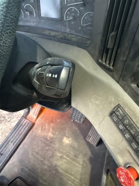 2020 Freightliner Cascadia 1FUJHHDV3LLLC1684
