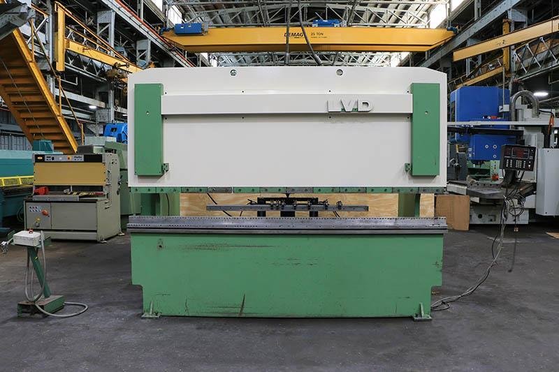150 Ton x 10 ft LVD Hydraulic Press Brake Model 150JS10 w/ Dynabend Single Axis CNC Back Gauge