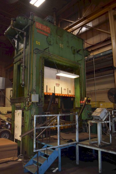 300 TON BLISS SE2-300-84-48 STRAIGHT SIDE PRESS. STOCK # 0638723