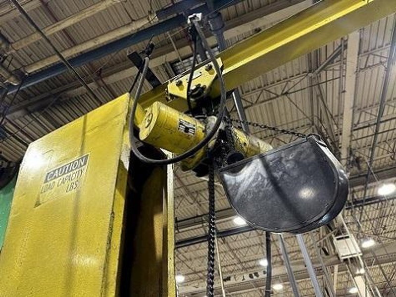 1000 LB (1/2 TON) GORBEL FREE STANDING JIB CRANE &amp; HOIST