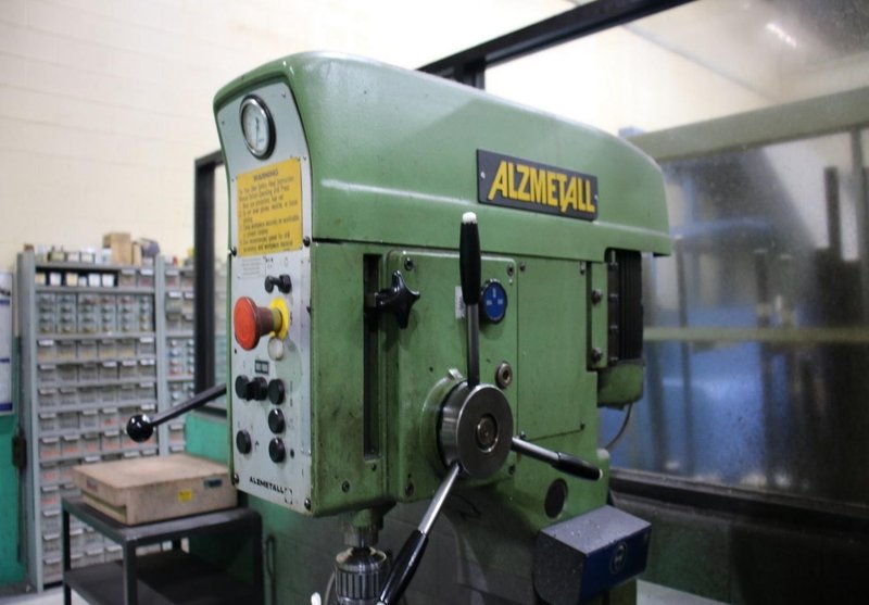 ALZMETALL MODEL #AB SINGLE SPINDLE DRILL WITH POWER FEED: YOBRO #26411