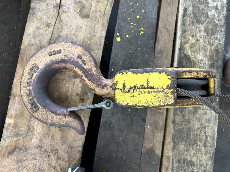 1 TON R&amp;M SPACEMASTER OVERHEAD HOIST. STOCK # 0421623