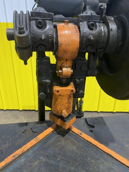 4 TON FAMCO MODEL 40-FLOOR OBI PUNCH PRESS: STOCK #18286