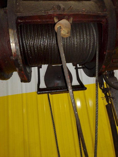 2 TON 4,000 LBS BOBCAT POWER CABLE HOIST WITH TROLLEY: STOCK #18938