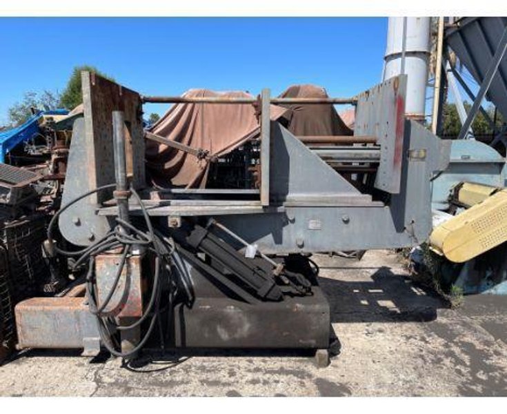 hall model 3hs permanent molding machine s/n 303987 w, two cylinder style machine, post for casting catcher, 32 x 42 front platen, 28" x 42" rear platen, no controls