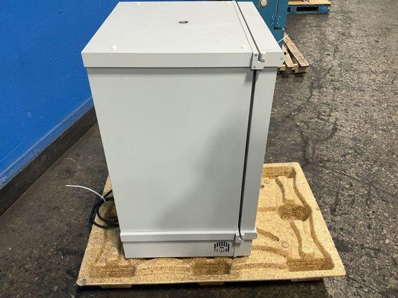 Fisher Scientific 18" X 17" X 27" Isotemp Electric Oven - 750f