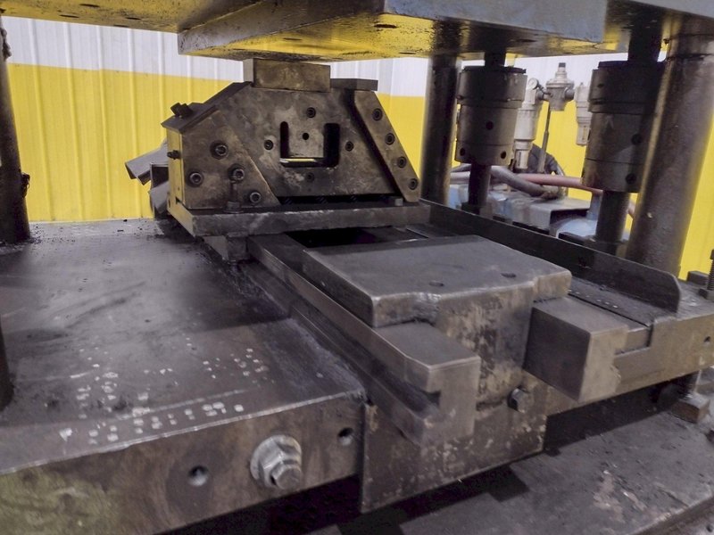 20 TON AIRAM PNEUMATIC 4 POST CUTOFF PRESS: YOBRO #24842