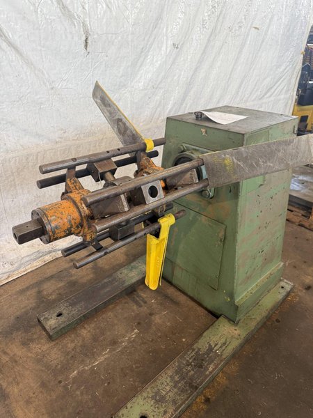 4,000 LB X 18" JACO MODEL 346 UNCOILER. STOCK # 0884325