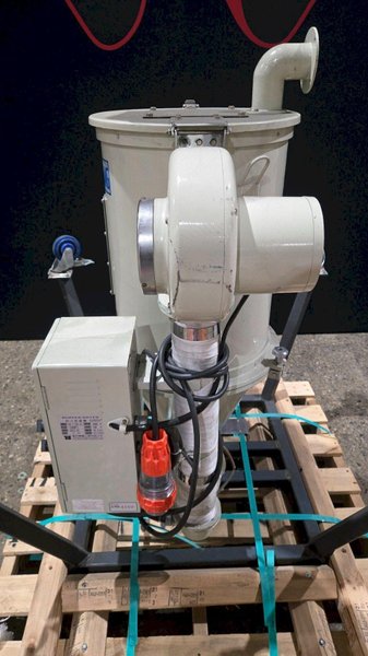 YANN BANG HD-T-50-3L HOPPER DRYER USED/DAMAGED CASTER 415V