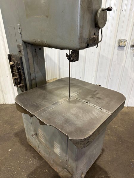 18" GROB MODEL #NS-18 VERTICAL BANDSAW: STOCK #77051