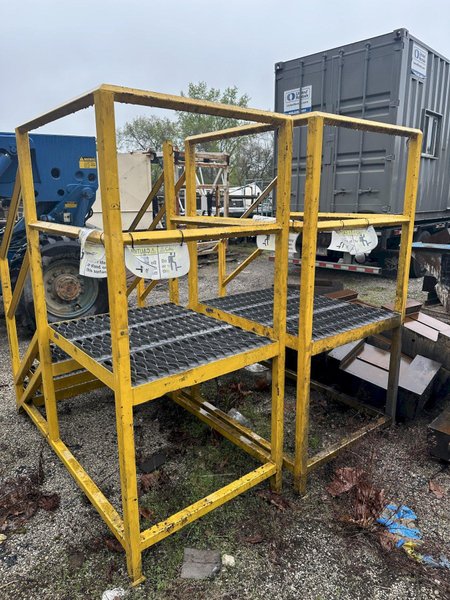 (3) HEAVY DUTY PLATFORM STAIRS: STOCK #23128