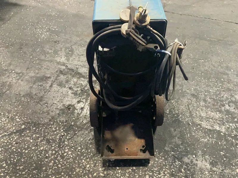 Miller 200 Amp Welder - Millermatic 252