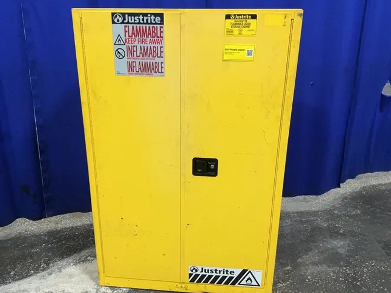 Justrite 45 Gal Flammable Liquid Storage Cabinet - Rm09908e