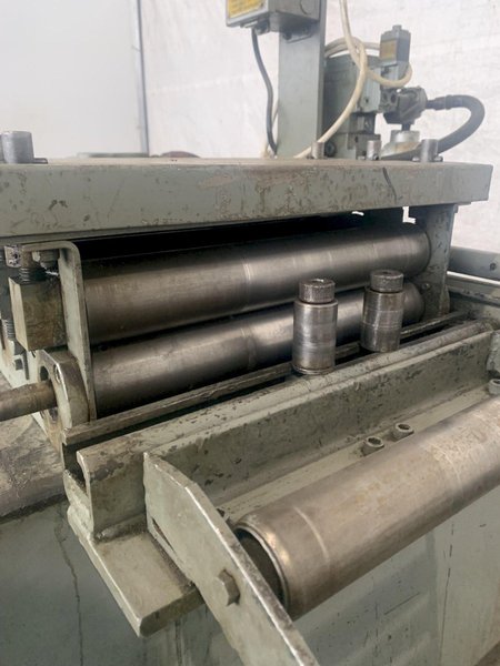 12" X 12" COIL-MATIC MODEL HF STRAIGHTENER. STOCK # 0362824.