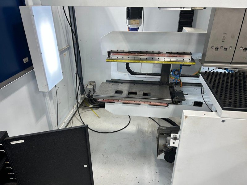 Trumpf TruBend Center 7020 CNC Bending Center, 2023 – Crowning, 5 Axis Backgauge